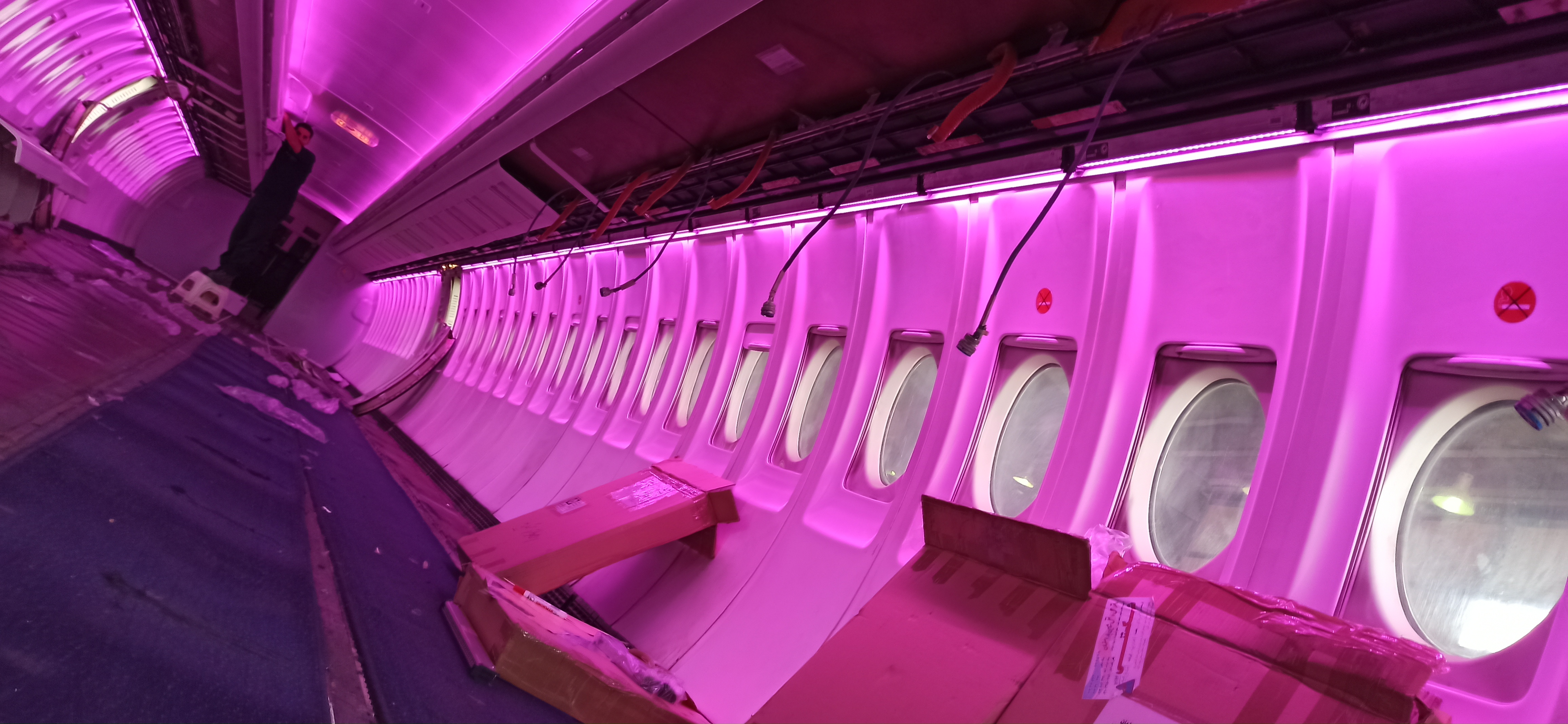  LED های کابین هواپیما
